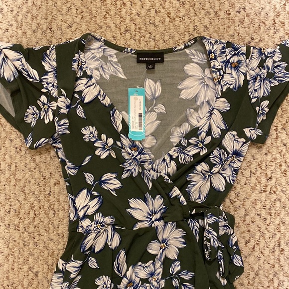 Fortune + Ivy Irene Textured Faux Wrap Hi-Lo Maxi - Picture 5 of 6